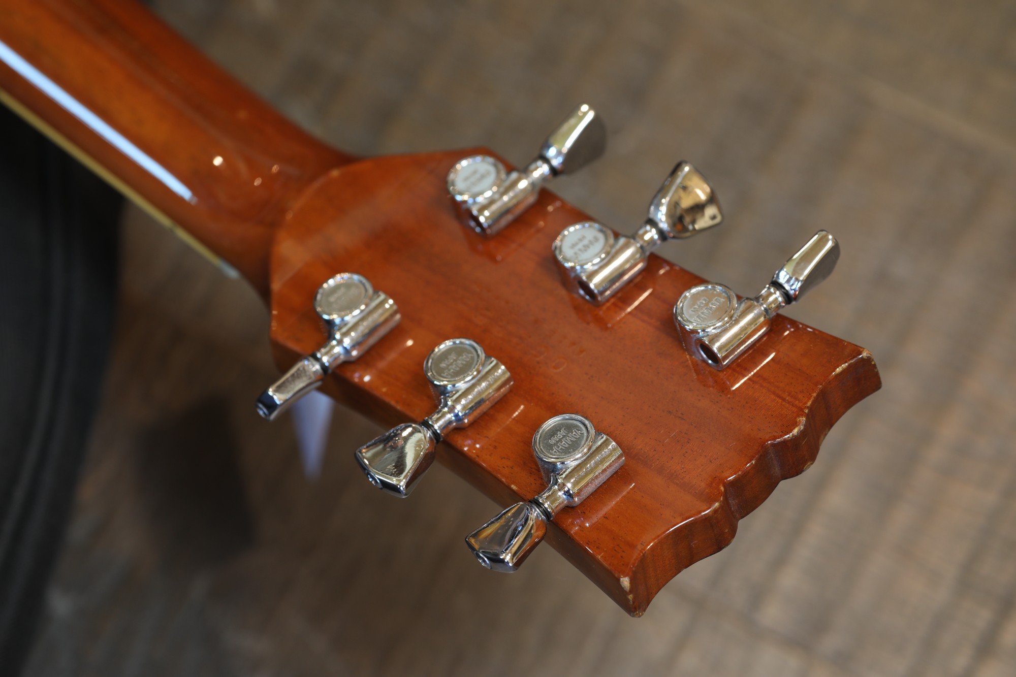 Yamaha SA700 Super Axe Semi-Hollow Electric Guitar Natural + GB