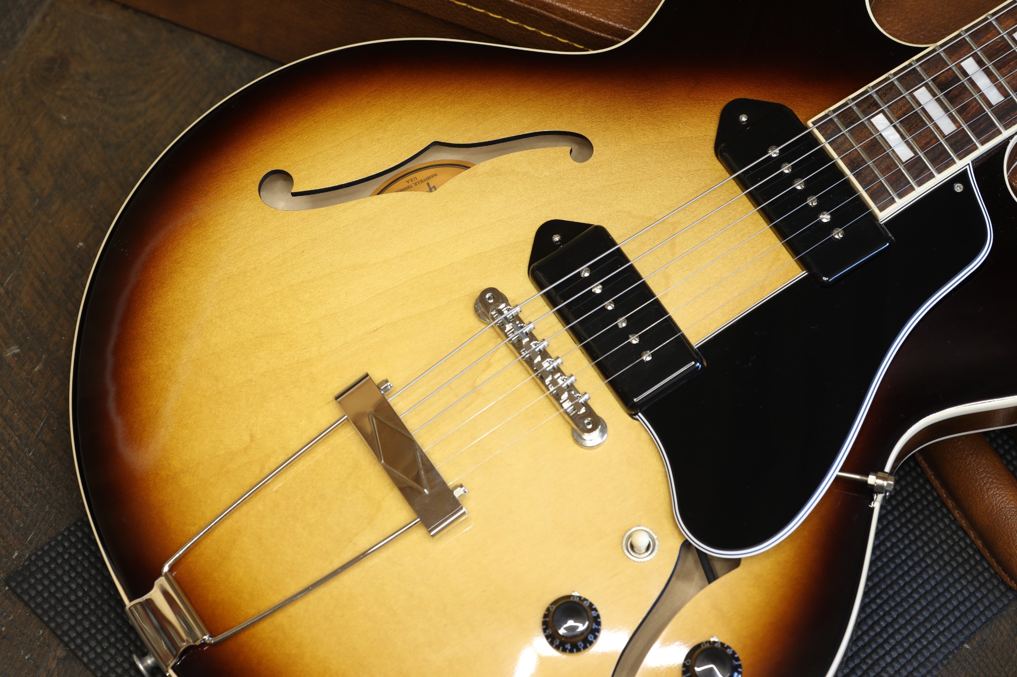 Minty! 2024 Gibson ES-330 Block Hollow-Body Electric Guitar