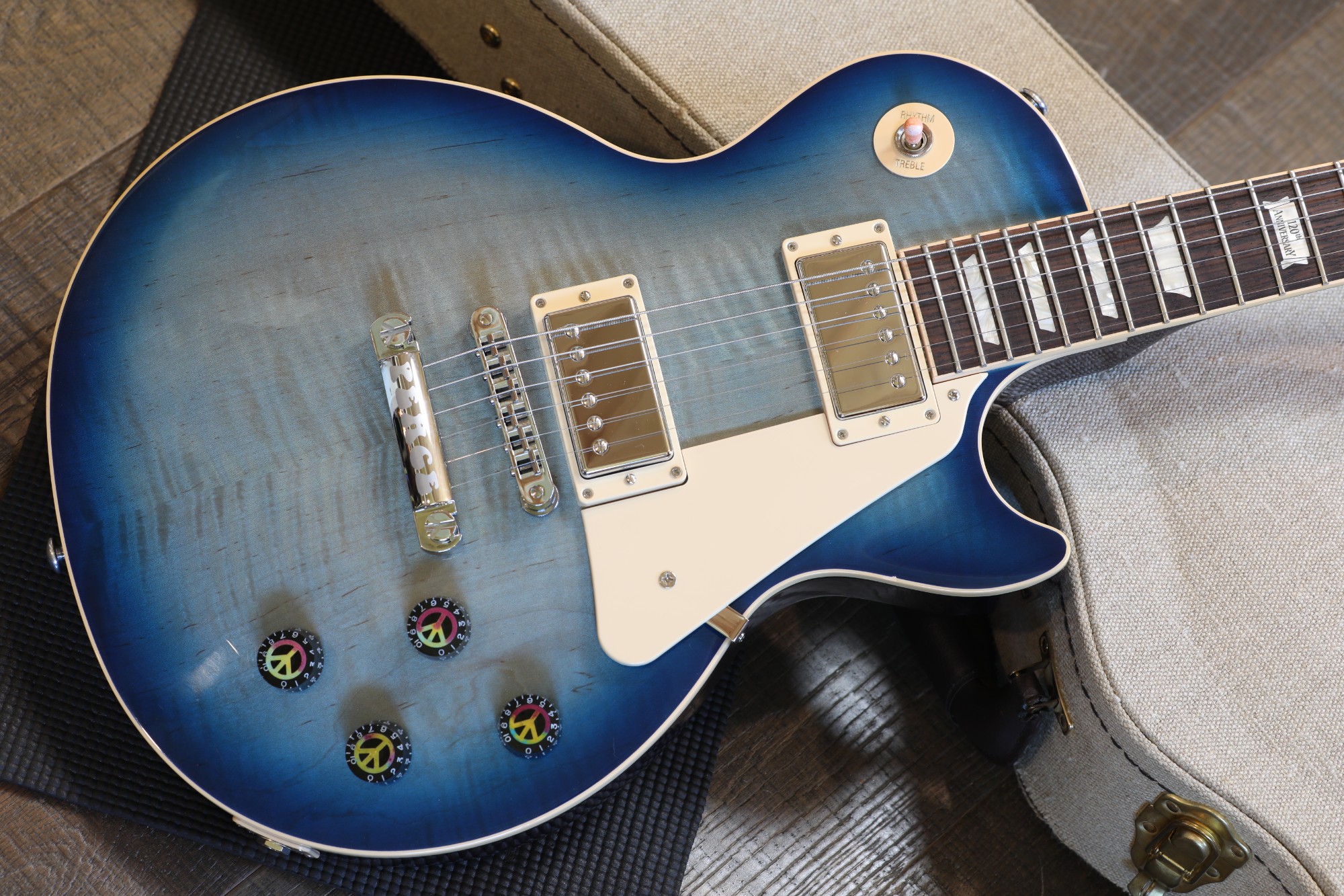 2014 Gibson Les Paul Peace 120th Anniversary Electric Guitar
