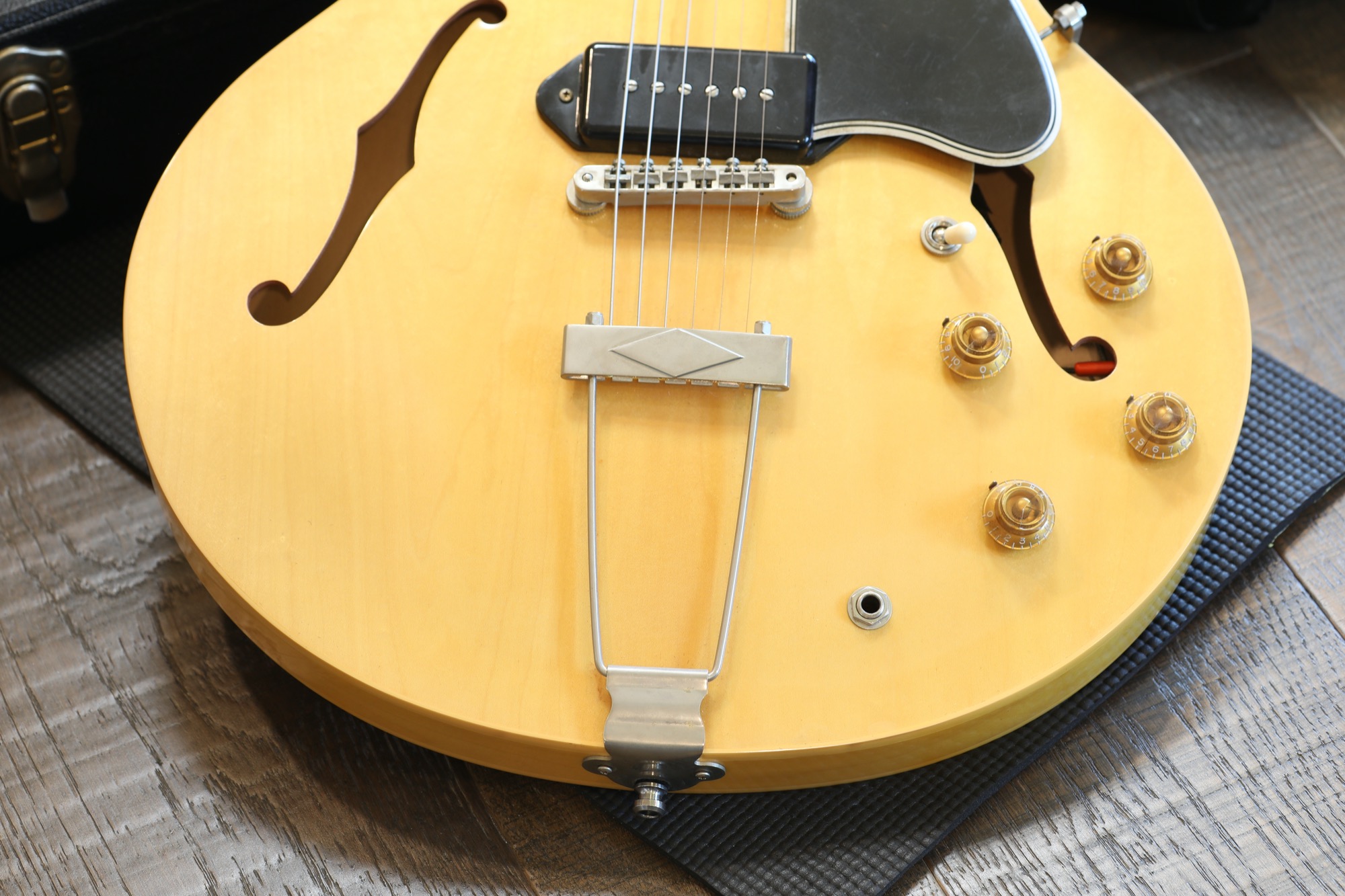 Minty! 2010's Gibson Custom Shop '59 Historic ES-330 Semi-Hollow