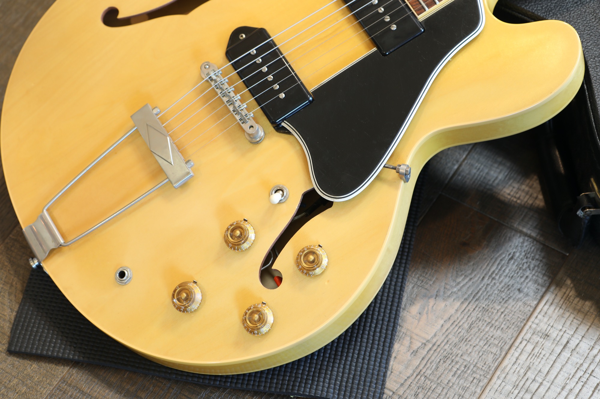 Minty! 2010's Gibson Custom Shop '59 Historic ES-330 Semi-Hollow