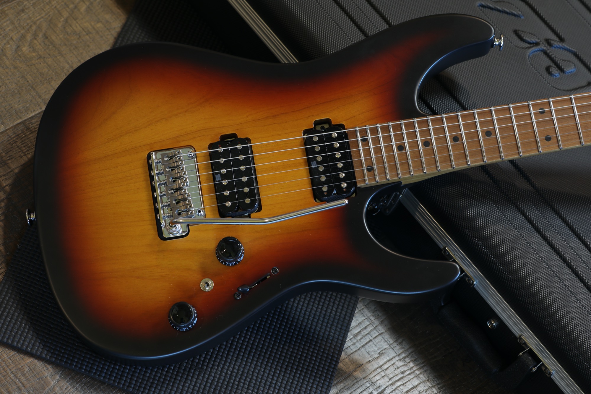 Unplayed! 2019 Ibanez Prestige AZ2402-TFF Electric Guitar Sunburst 