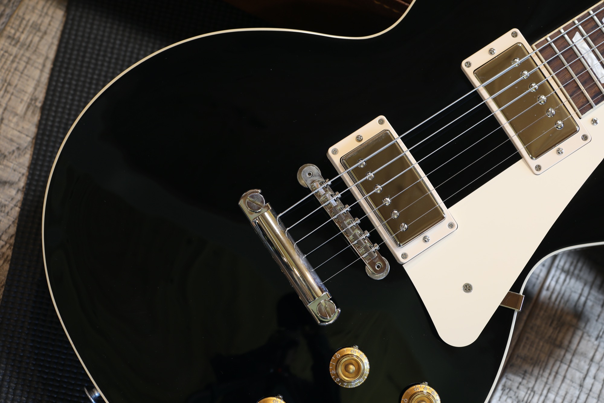 Minty! 2024 Gibson Les Paul Standard Electric Guitar Black Top +