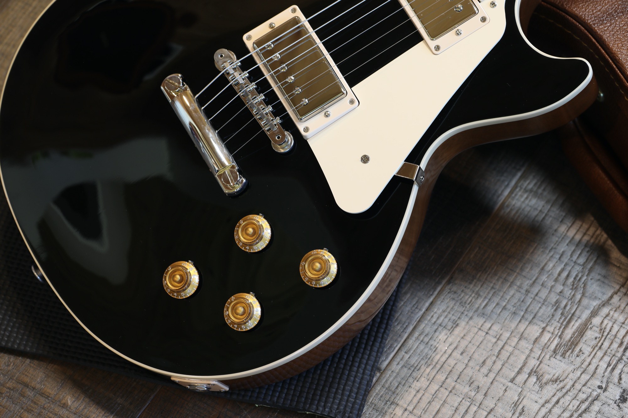 Minty! 2024 Gibson Les Paul Standard Electric Guitar Black Top +