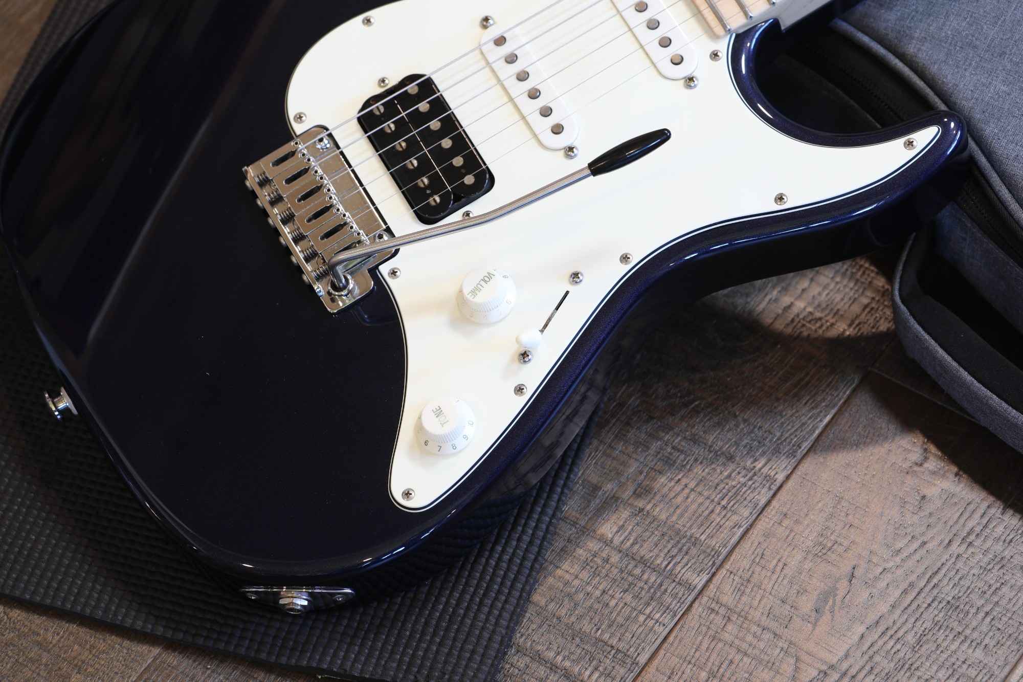 Suhr Standard Pro S2 Electric Guitar Metallic Mercedes Blue + GB
